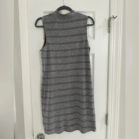 Hem & Thread Sleeveless Dress size Medium - Picture 4 of 5
